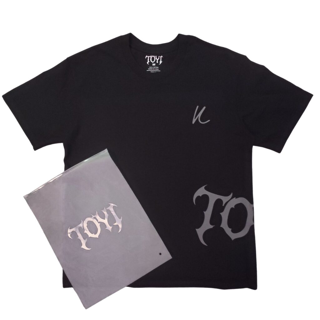 Elevate I Oversized T-Shirt black front view with bag